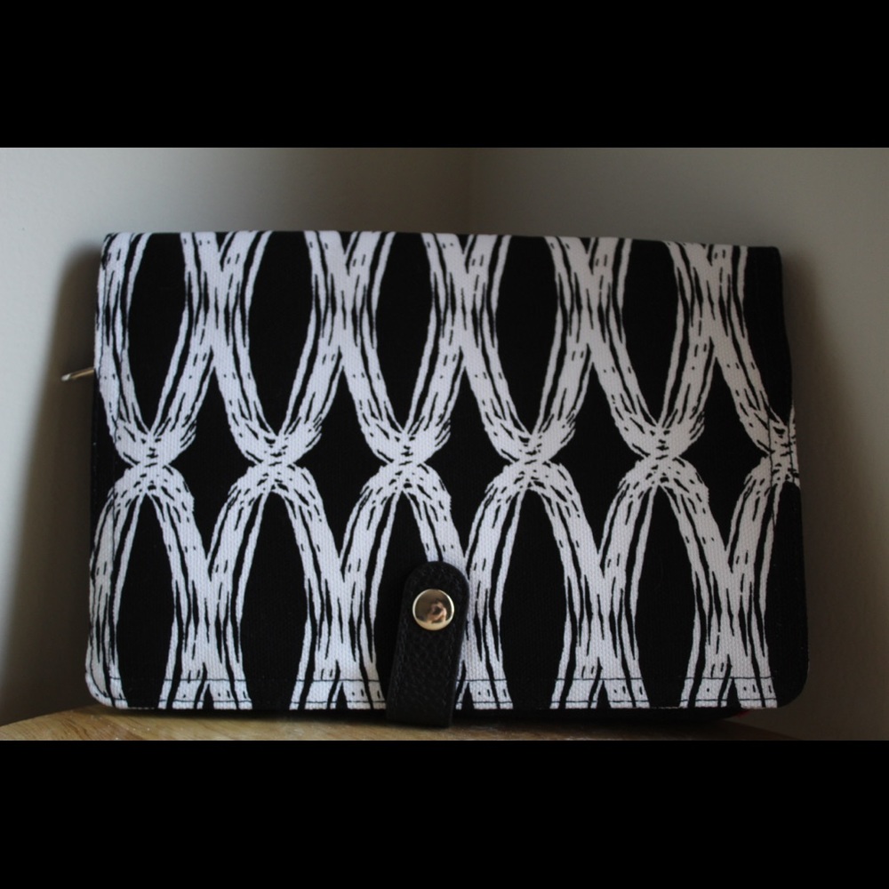 Thirty One Clutch with strap